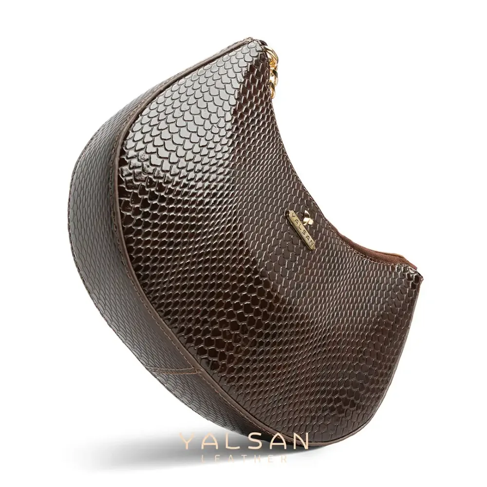 کیف دوشی زنانه مدل دلسا کد077-MRV چرم یلسان — تصویر ۳۸