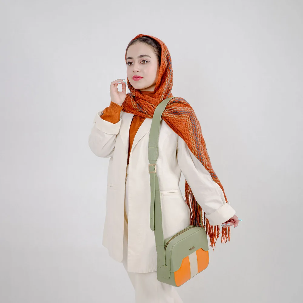کیف دوشی زنانه مدل ایزابل کد 103-MC چرم یلسان — تصویر ۷