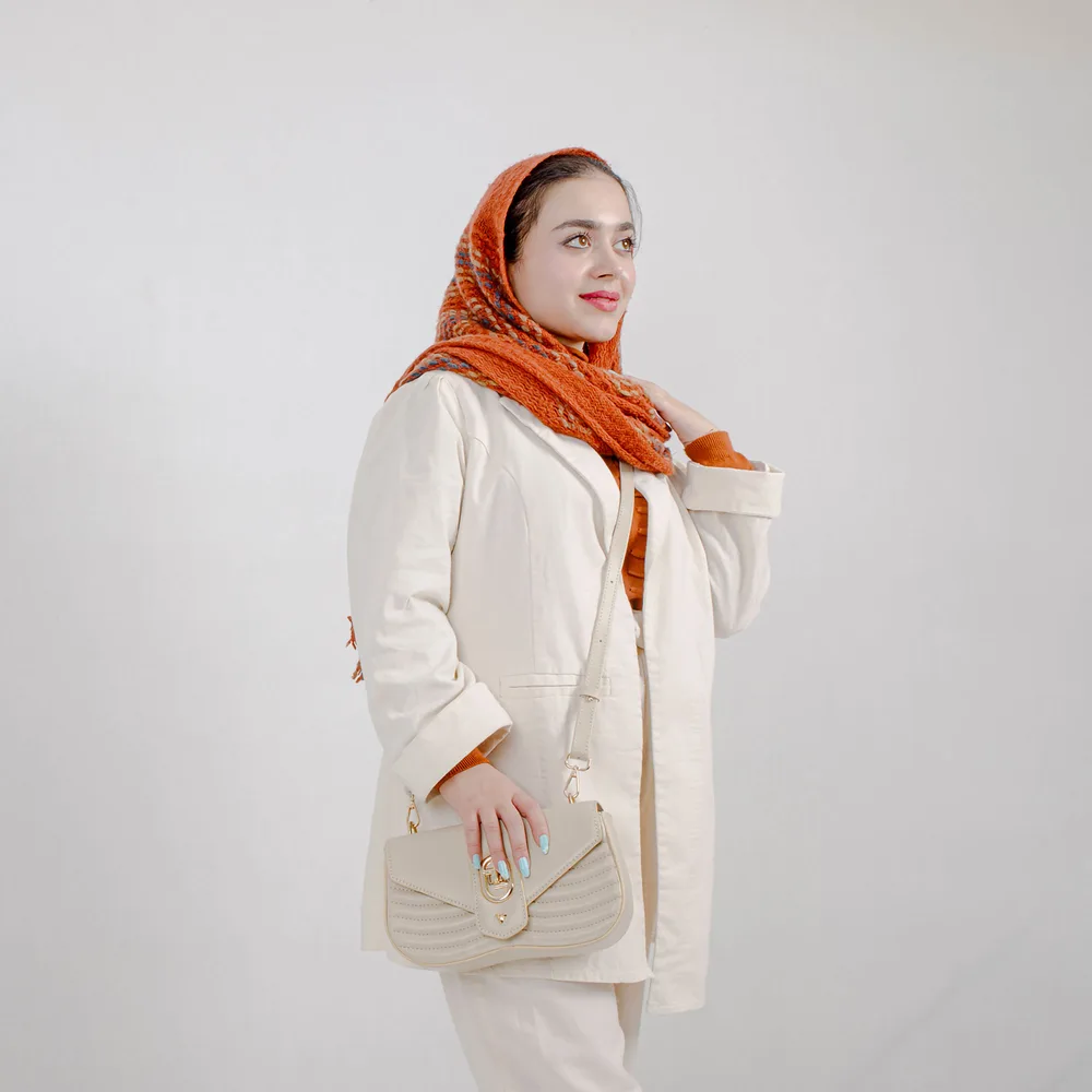 کیف دوشی زنانه مدل آرچید کد 100-GN چرم یلسان — تصویر ۴