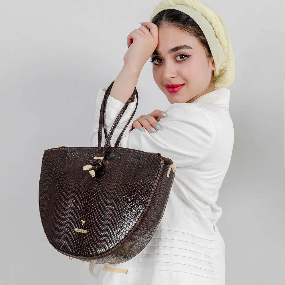 کیف دوشی و دستي زنانه مدل گلوريا کد 089-MRV چرم یلسان — تصویر ۷