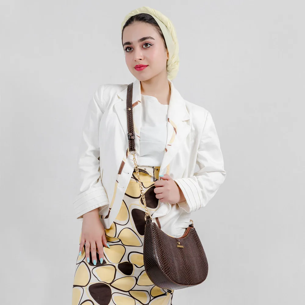 کیف دوشی زنانه مدل دلسا کد077-MRV چرم یلسان — تصویر ۷